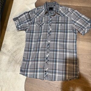 Men’s button shirt. 7 Diamonds size LG